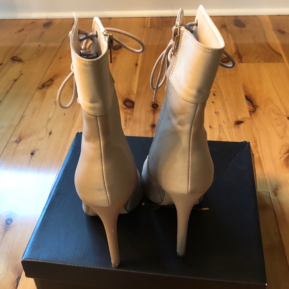 🚨SALE🚨Olivia & Jaymes Lycra/Satin Taupe Booties - Picture 7 of 8